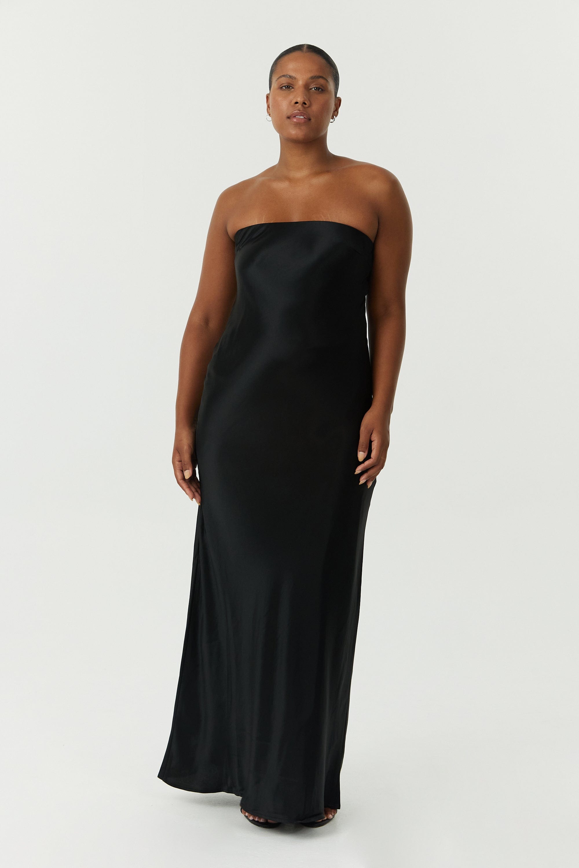 SATIN TIE BACK STRAPLESS MAXI | BLACK THIRD FORM - International SATIN TIE BACK STRAPLESS MAXI | BLACK THIRD FORM - International