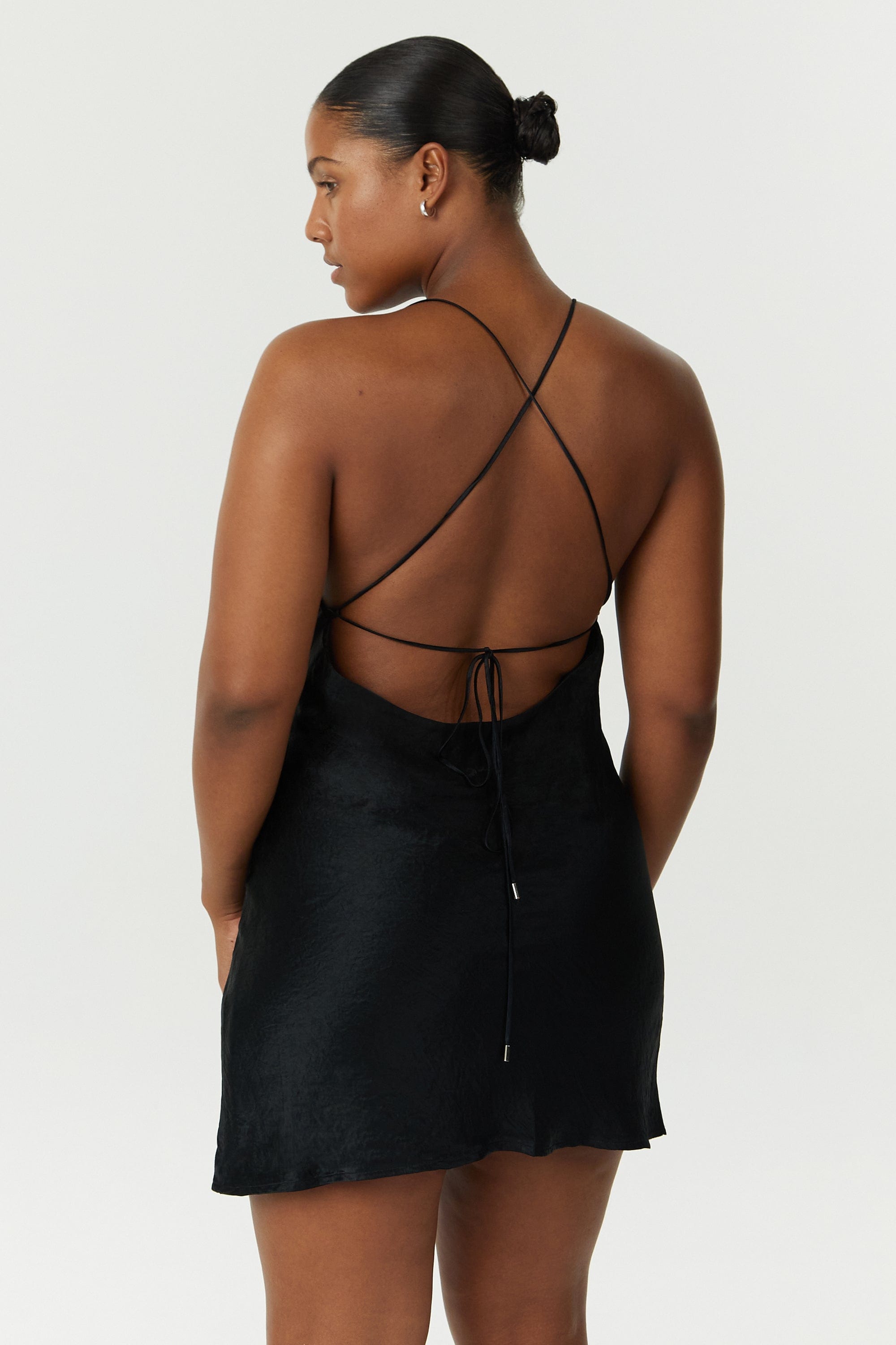 CRUSH BIAS COWL MINI SLIP | BLACK THIRD FORM - International CRUSH BIAS COWL MINI SLIP | BLACK THIRD FORM - International