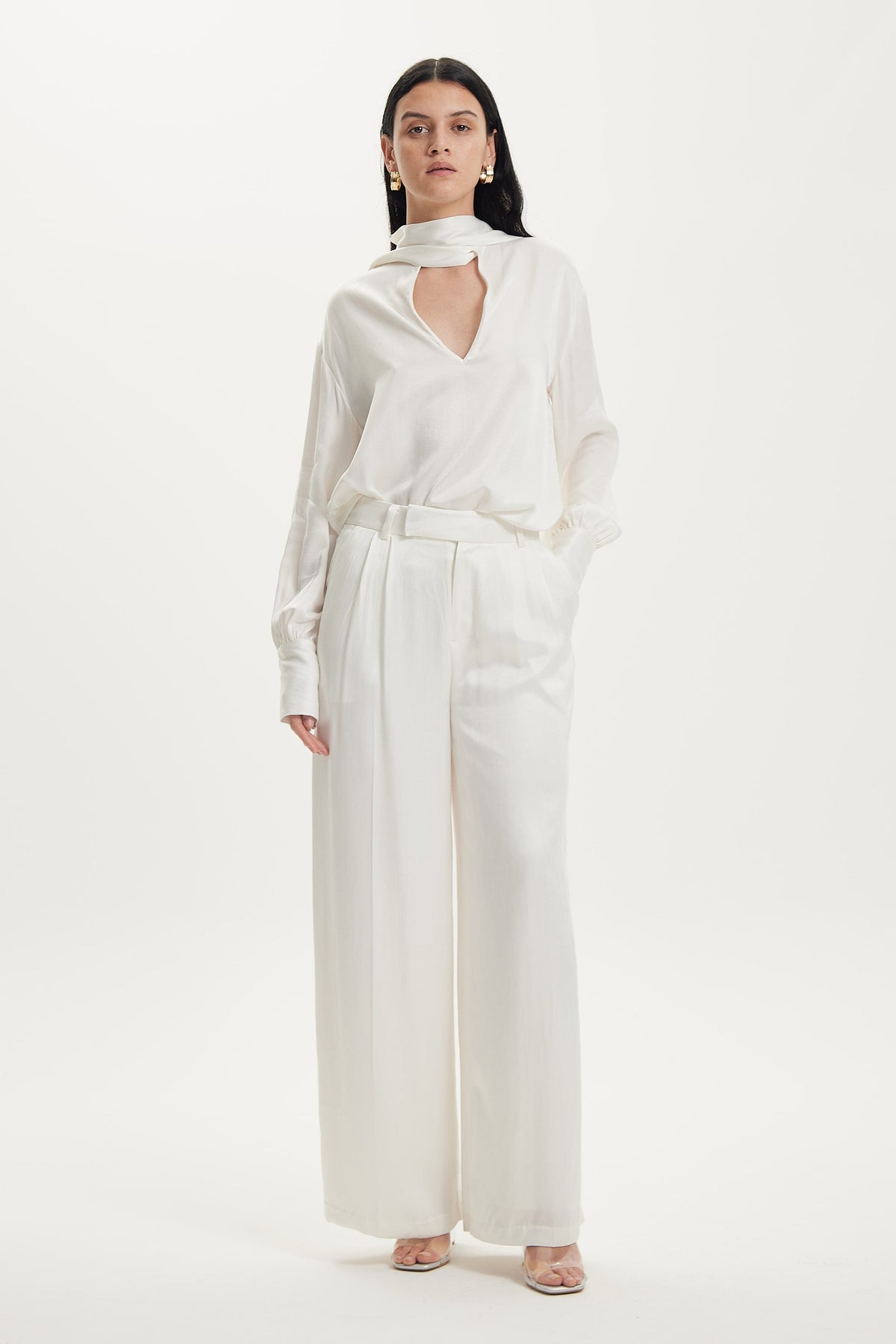magnetic-tailored-trousers-off 