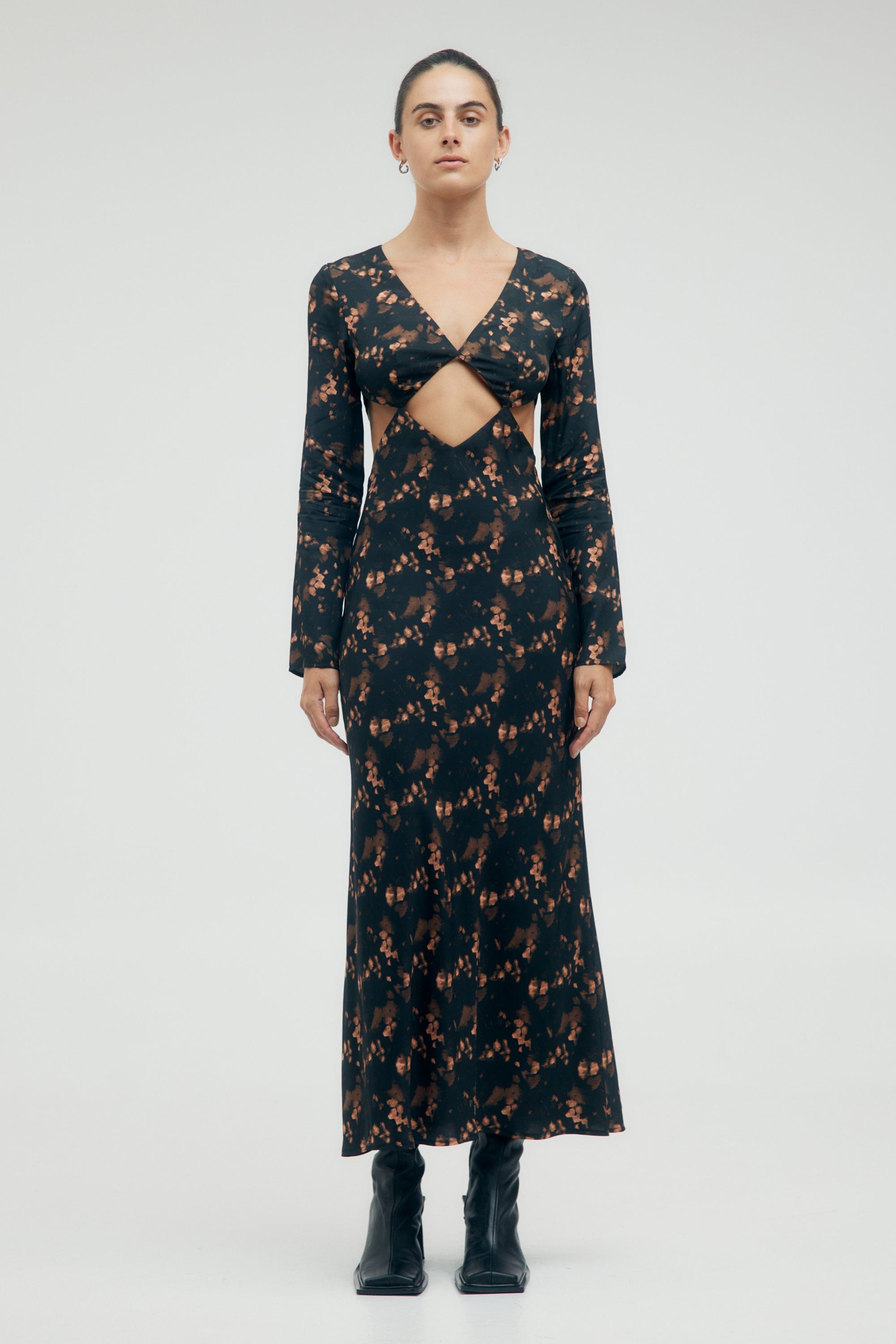 diamond cut dress Black Slimming Maxi Dress: Diamond Hot Trendy Cutout V-Neck Black / XS