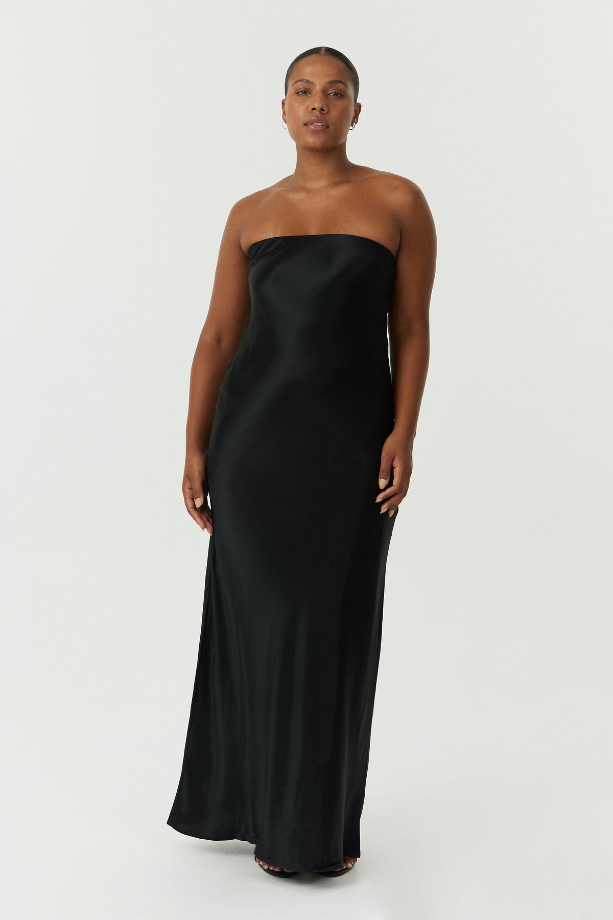 SATIN TIE BACK STRAPLESS MAXI | BLACK THIRD FORM - International SATIN TIE BACK STRAPLESS MAXI | BLACK THIRD FORM - International