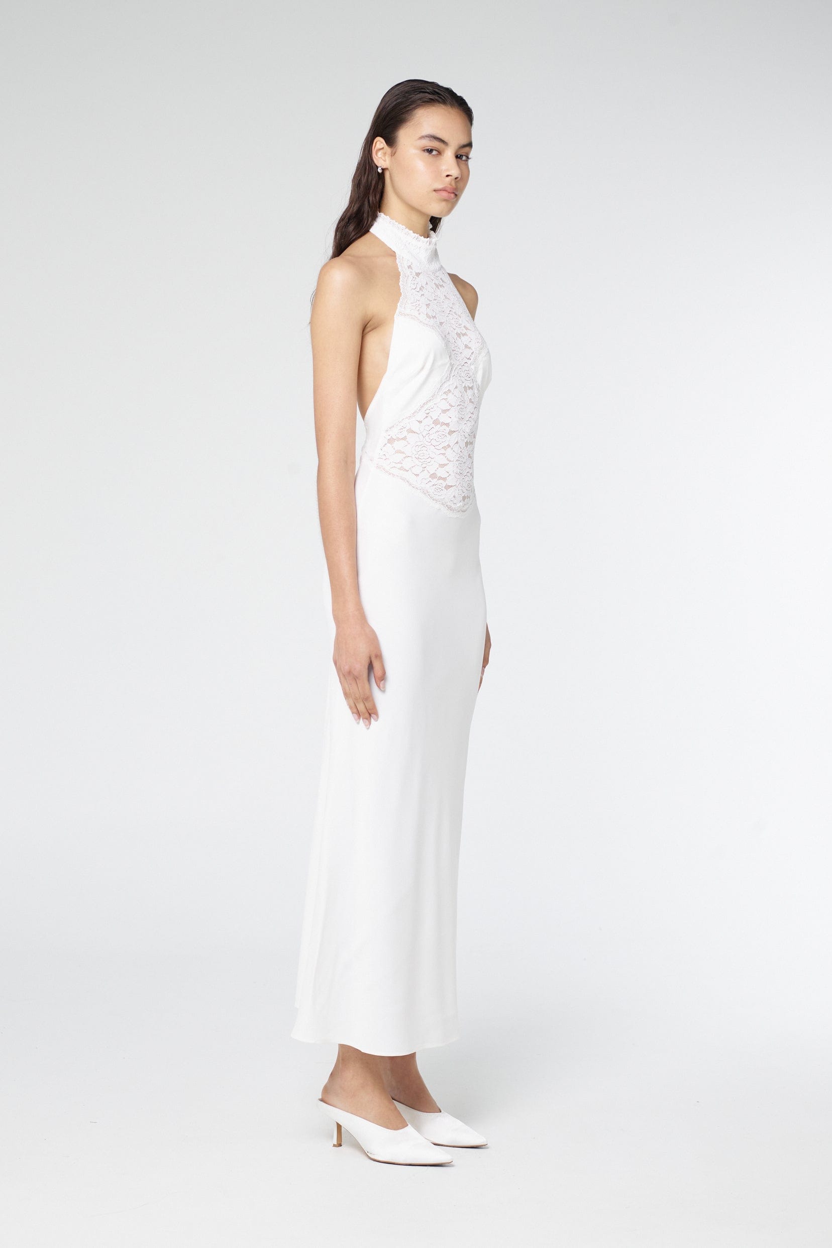 elandra lace halter dress Pressure?I apply it @fashionnova Lena Halter Lace Gown