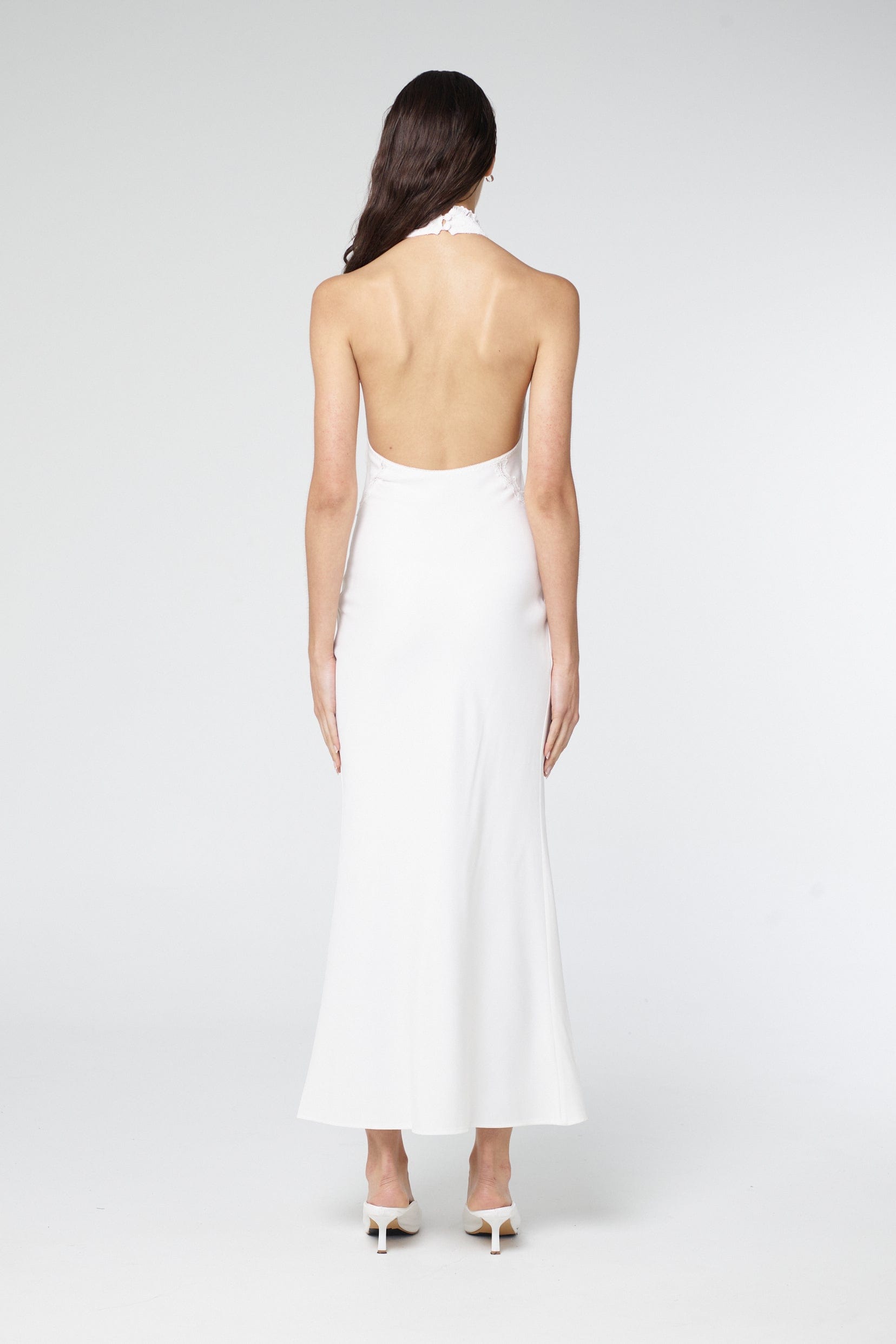 SERENADE LACE HALTER MAXI | GARDENIA THIRD FORM - International SERENADE LACE HALTER MAXI | GARDENIA THIRD FORM - International