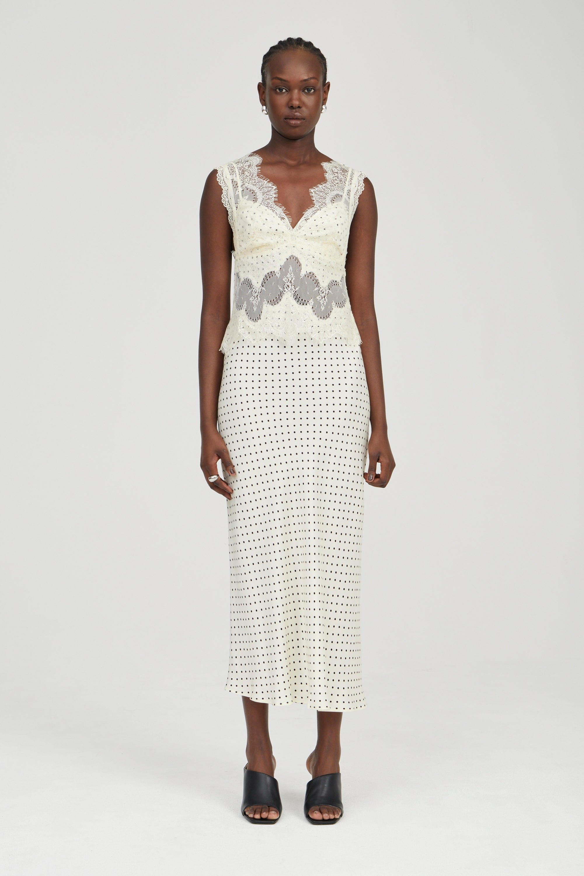 Reverie' Pre Fall 25 THIRD FORM - International Reverie' Pre Fall 25 THIRD FORM - International