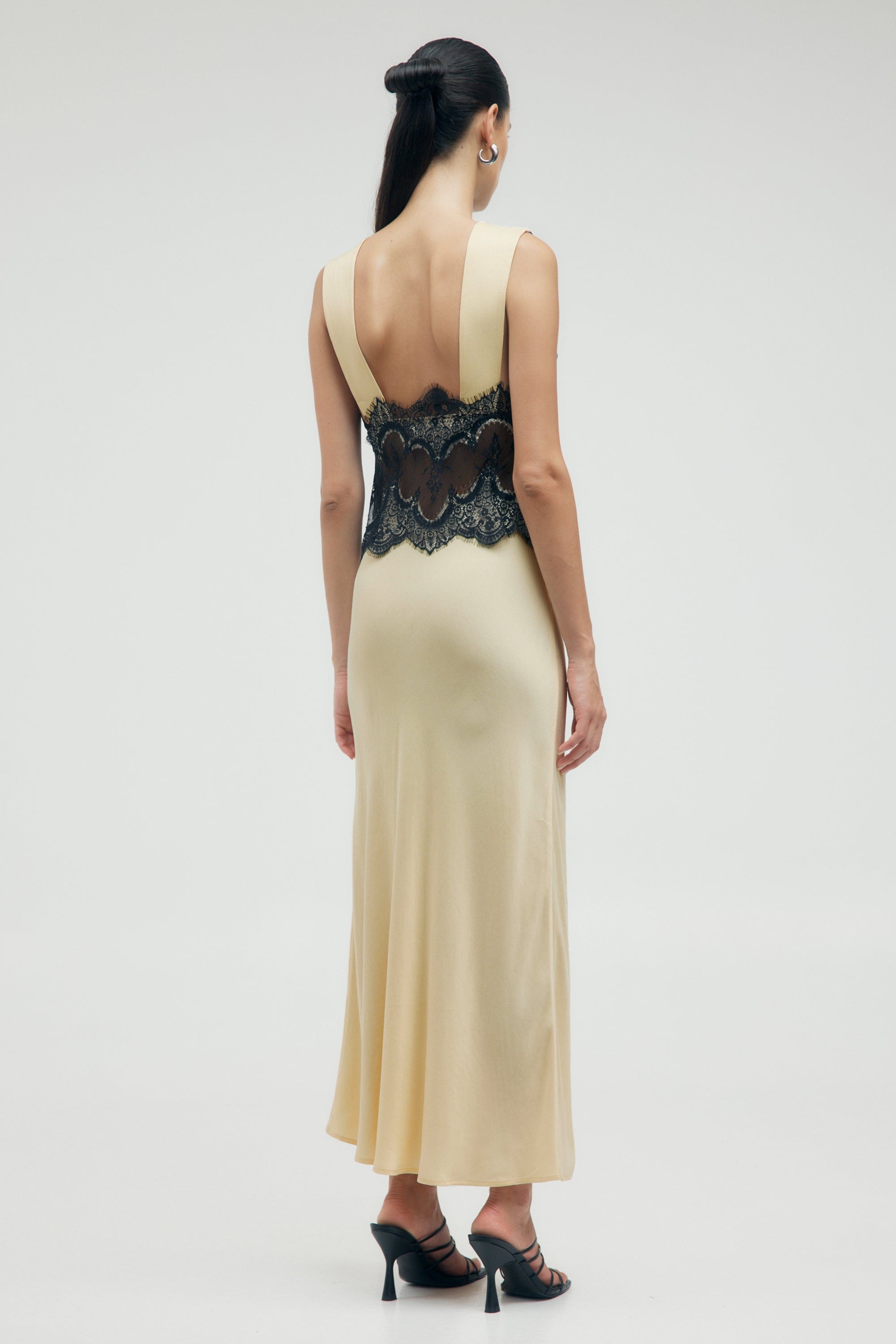 VISIONS LACE DEEP V MAXI DRESS | MARSHMALLOW THIRD FORM - International VISIONS LACE DEEP V MAXI DRESS | MARSHMALLOW THIRD FORM - International