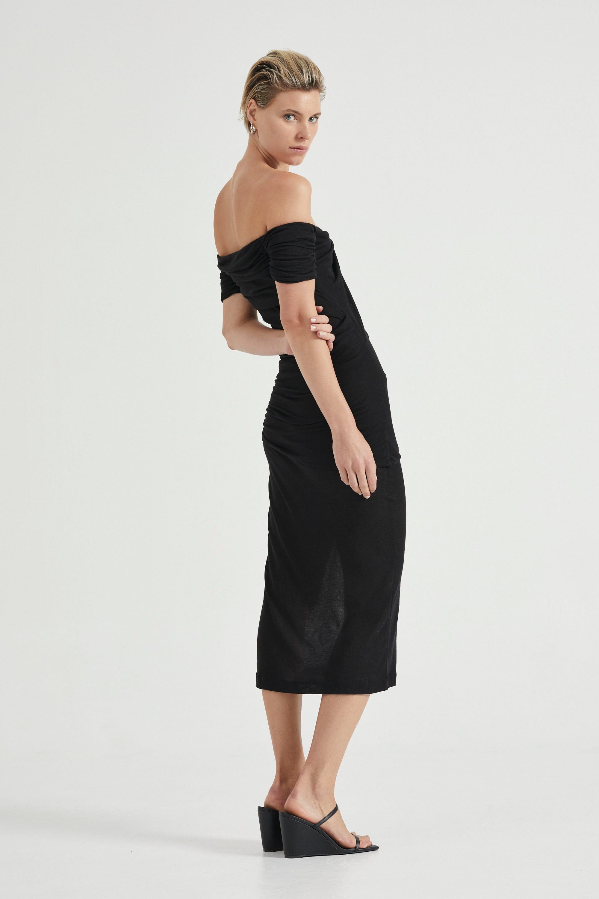 WIND THROUGH OFF SHOULDER DRESS | BLACK THIRD FORM - International WIND THROUGH OFF SHOULDER DRESS | BLACK THIRD FORM - International